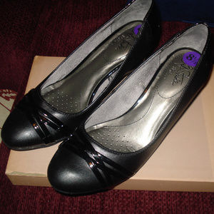 LifeStride Black Wedge Heels, New without Tags